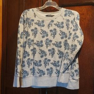 Women's North Face Sweatshirt size Large